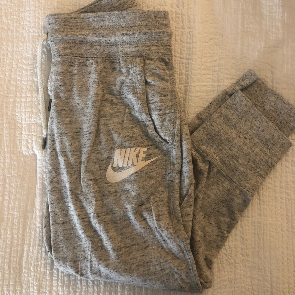Nike cropped joggers